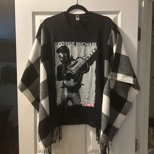 Black and White Graphic Women Top